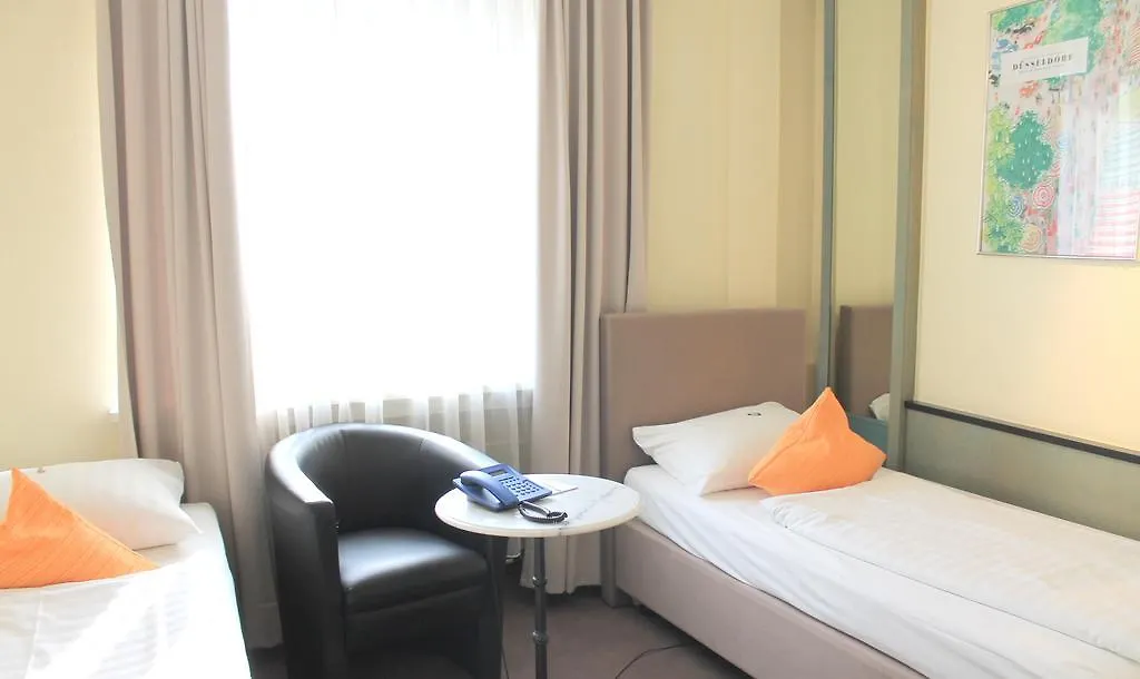 Hotel Monopol Düsseldorf 3*,