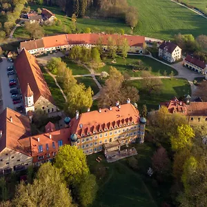 Naturschlosshotel Blumenthal 2* Aichach