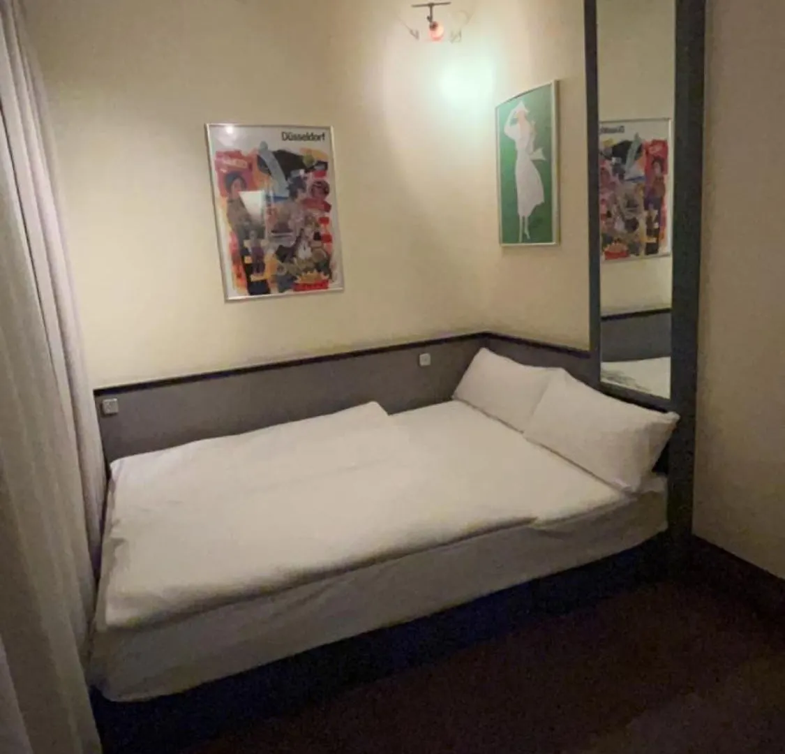 Hotel Monopol City Centre Düsseldorf 3*,